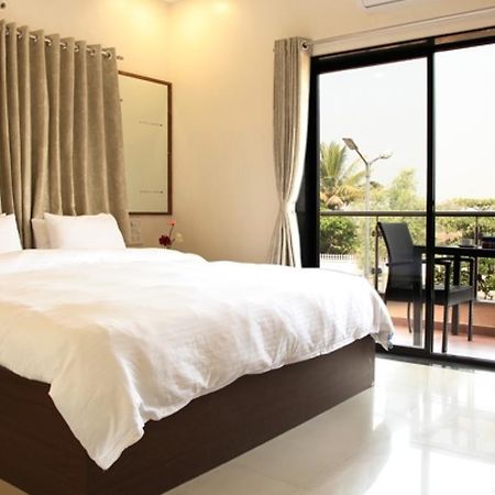Saburi Apartments Shirdi Extérieur photo