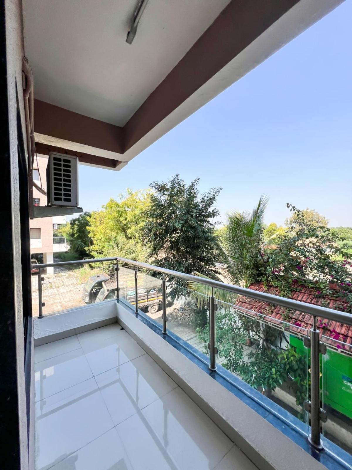 Saburi Apartments Shirdi Extérieur photo