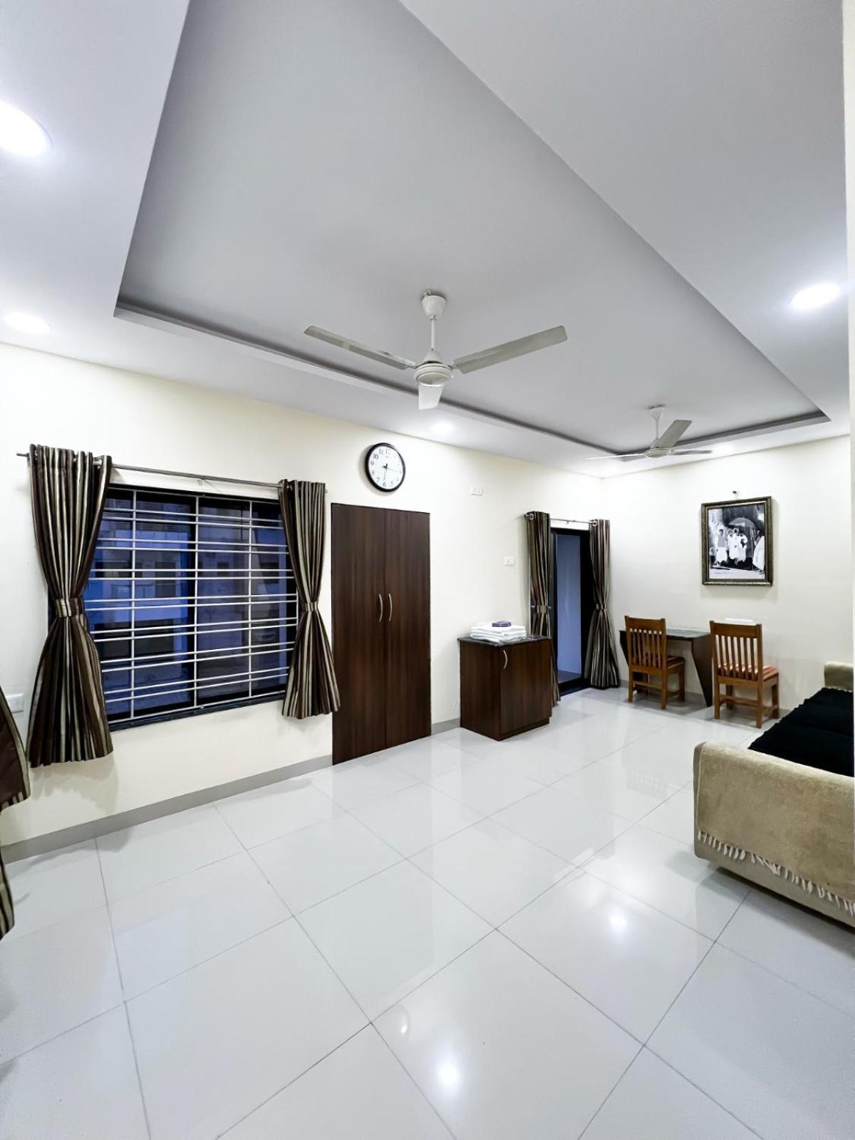 Saburi Apartments Shirdi Extérieur photo