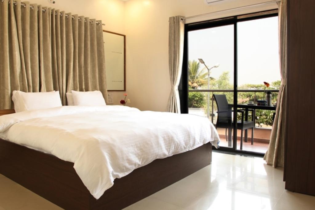 Saburi Apartments Shirdi Extérieur photo