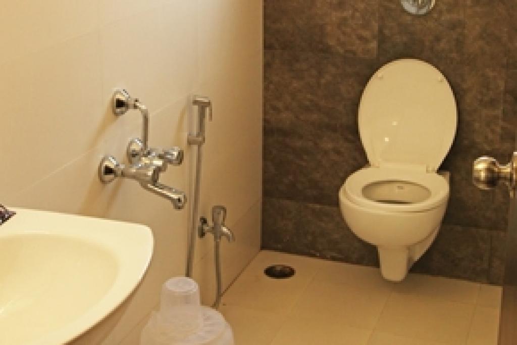 Saburi Apartments Shirdi Extérieur photo