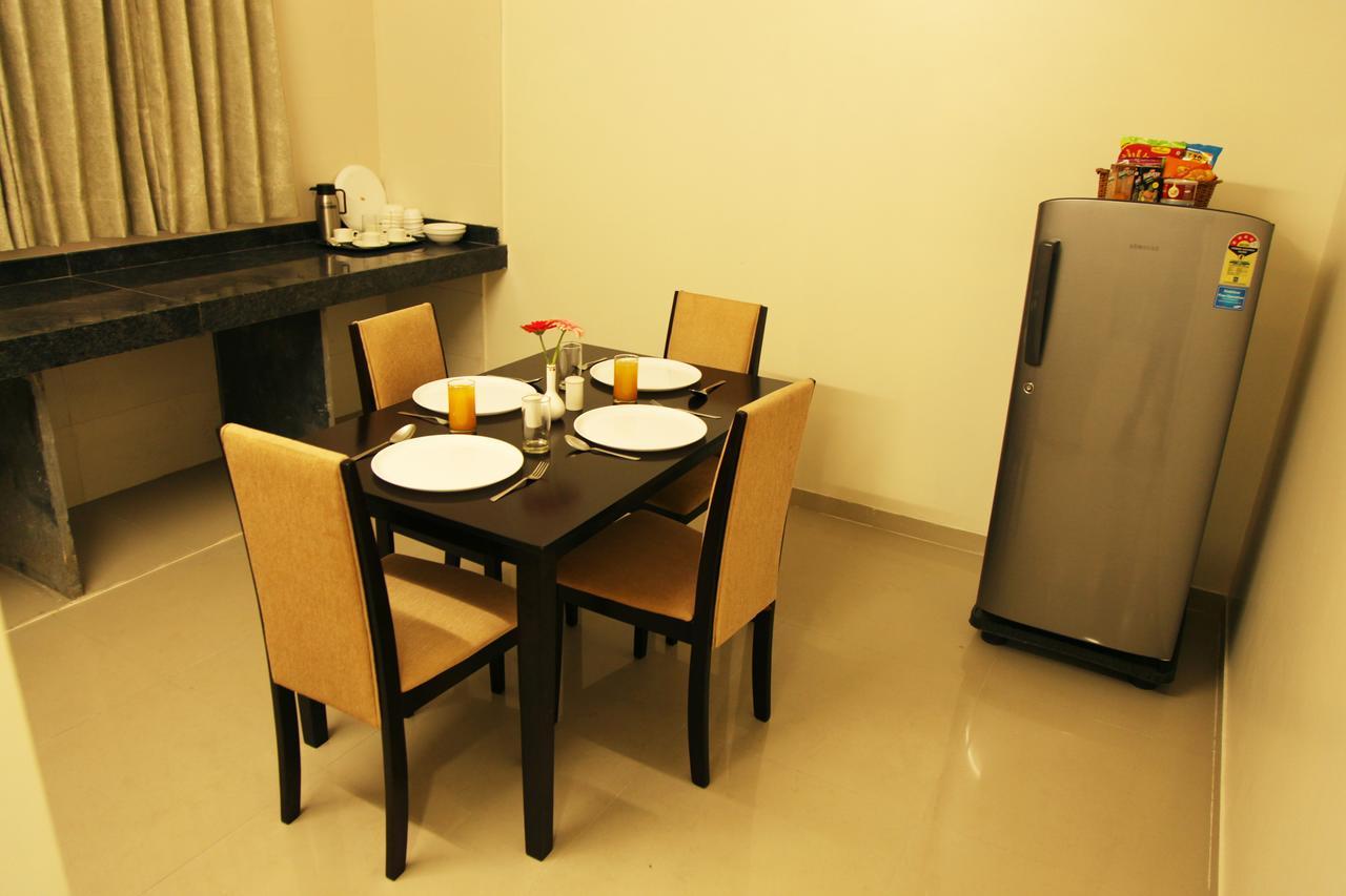 Saburi Apartments Shirdi Extérieur photo