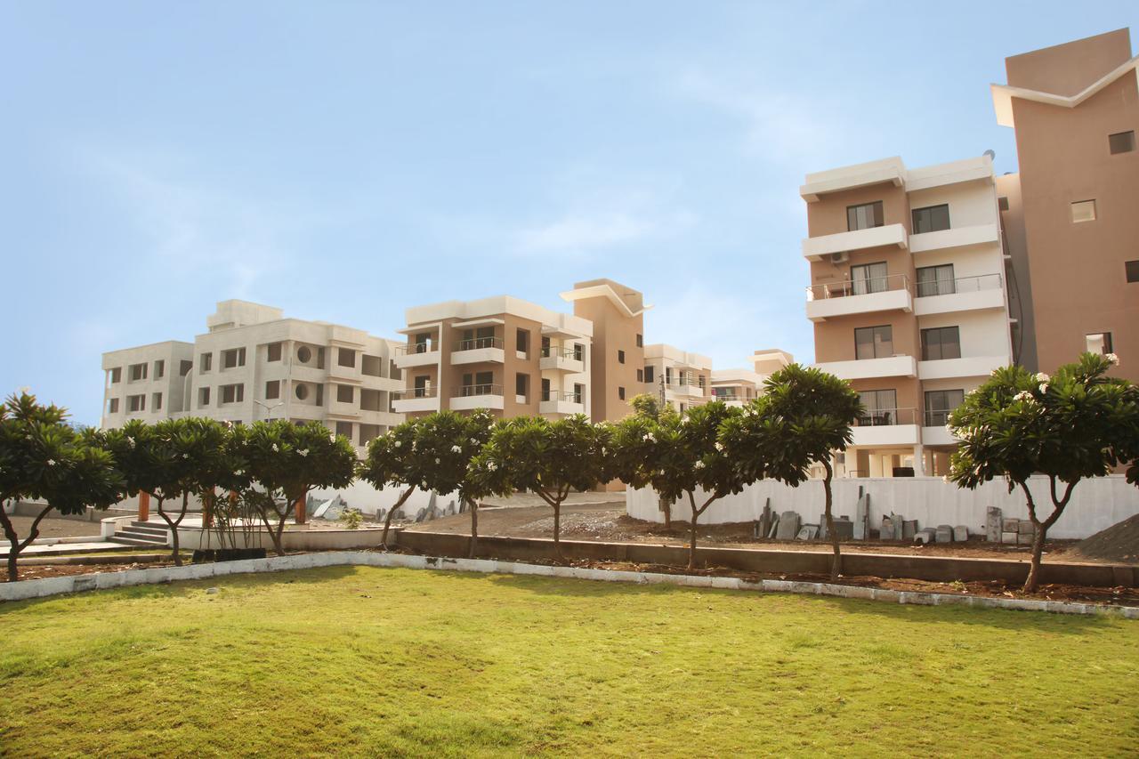 Saburi Apartments Shirdi Extérieur photo